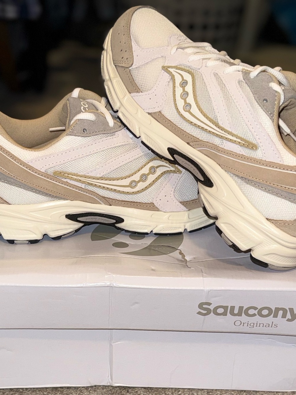 Millennium Saucony Men’s  Sneakers in White, Tan & Beige